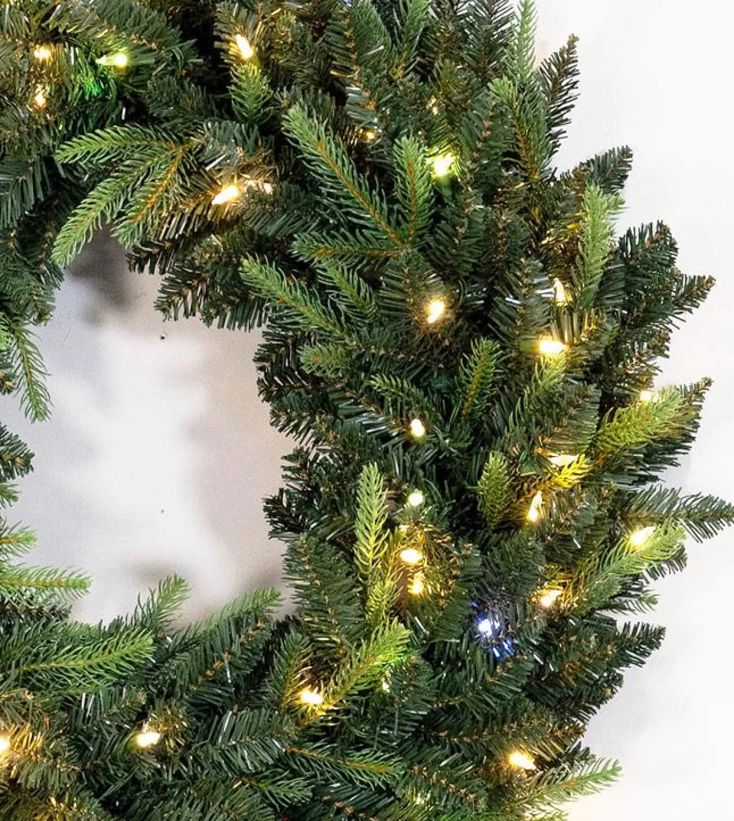 Store Treetime 30" Western Balsam Wreath - ColorChange LED