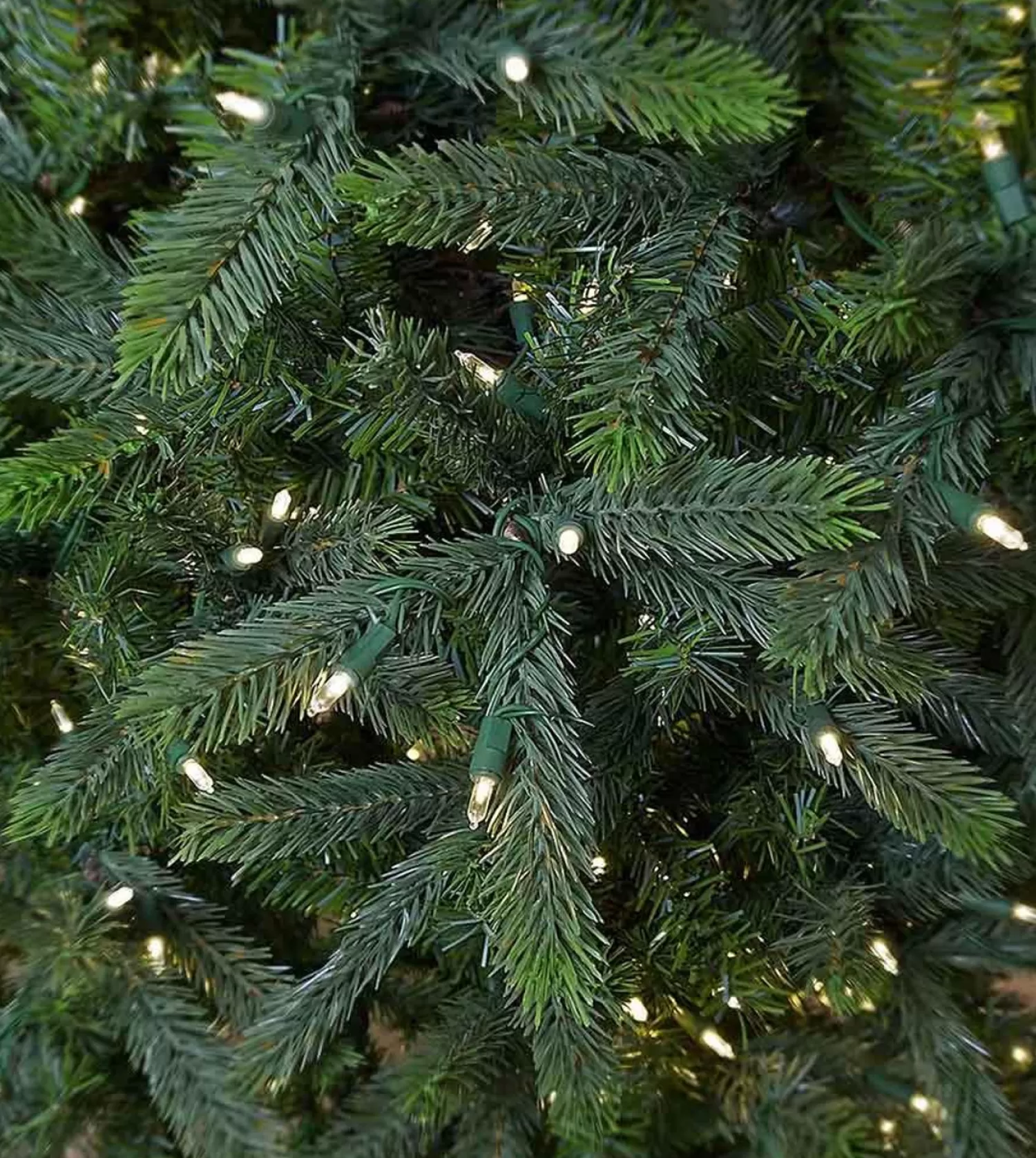 Store Treetime 4.5' Claradon Pine Tree - ColorChange LED